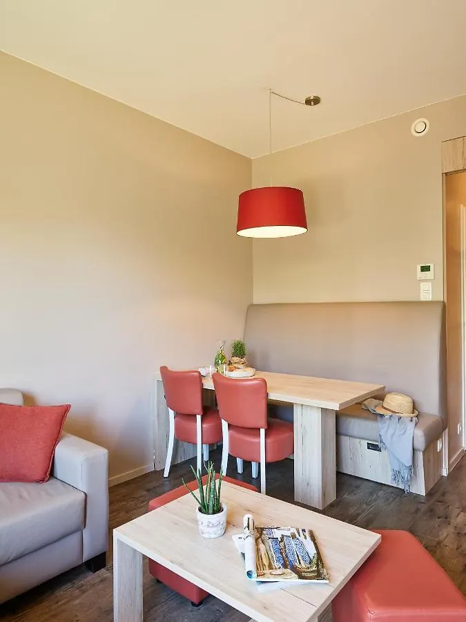 Holiday Suites Westende - מידלקרק 0*,  בלגיה