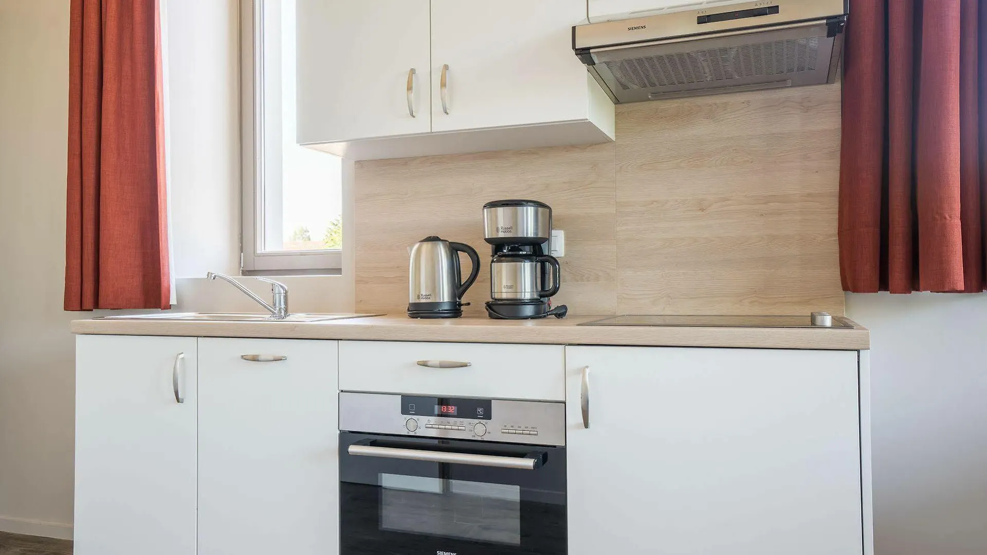 Holiday Suites Westende - מידלקרק 0*,  בלגיה